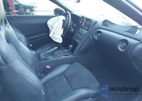 2014 Nissan Gt-R Premium z USA, uszkodzony, nr VIN JN1AR5EF5EM270882